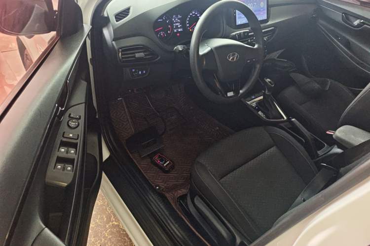 Used Hyundai Celesta 2018 1.6L Automatic GL Enjoyment Version China V Standard Driver Seat