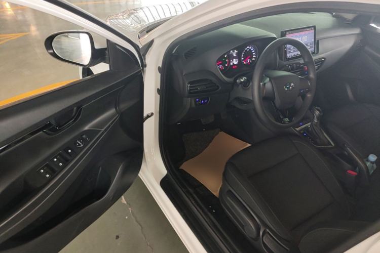 Used Hyundai Celesta 2018 1.6L Automatic GL Enjoyment Version China V Standard Driver Seat