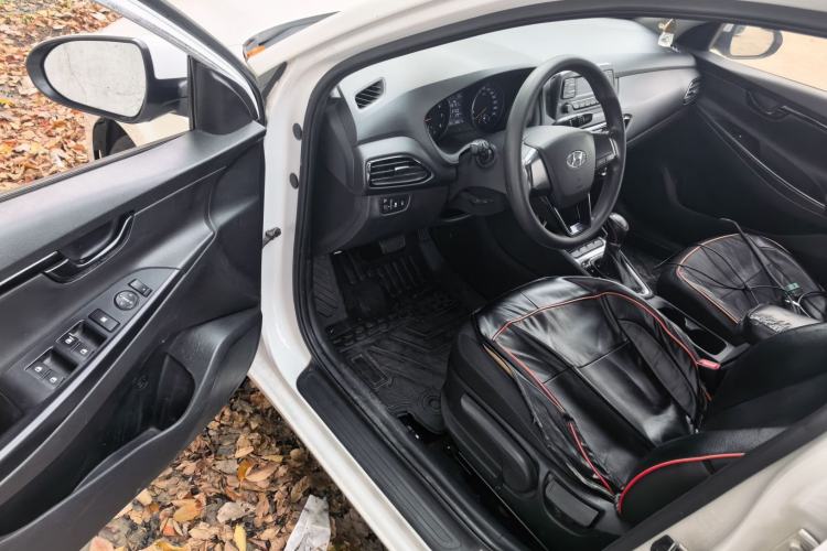 Used Hyundai Celesta 2018 1.6L Automatic GL Enjoyment Version China V Standard Driver Seat