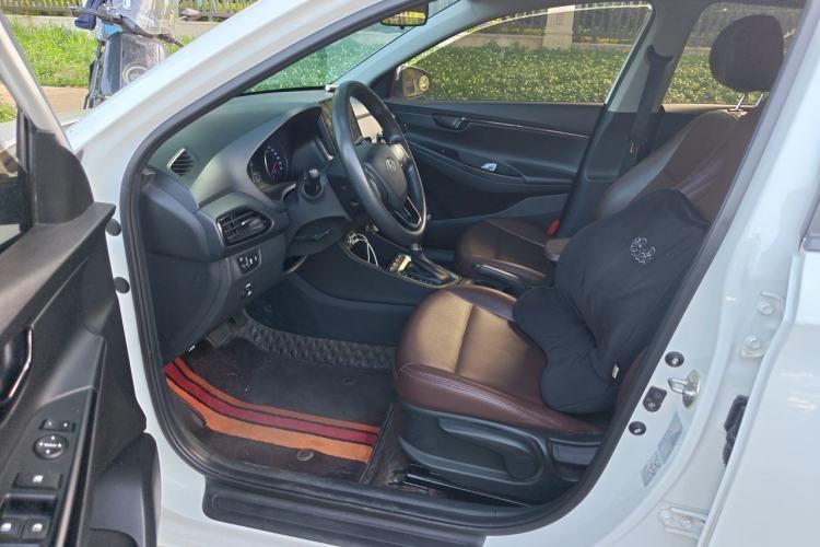 Used Hyundai Celesta 2018 1.6L Automatic GL Enjoyment Edition China VI compliant Driver Seat