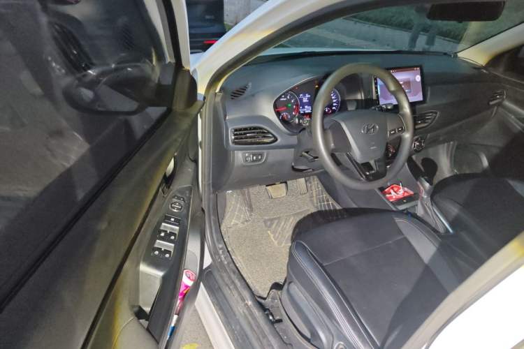 Used Hyundai Celesta 2018 1.6L Automatic GL Enjoyment Version China V Standard Driver Seat