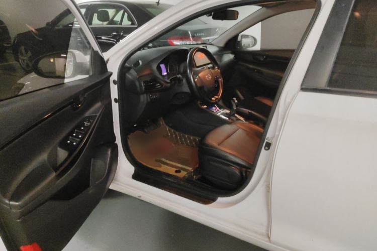 Used Hyundai Celesta 2018 1.6L Automatic GL Enjoyment Version China V Standard Driver Seat