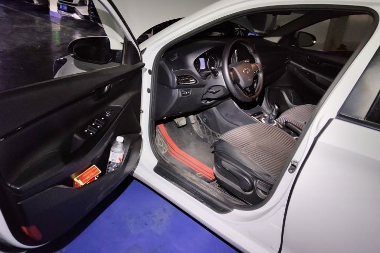 Used Hyundai Celesta 2018 1.6L Automatic GL Enjoyment Edition China VI compliant Driver Seat