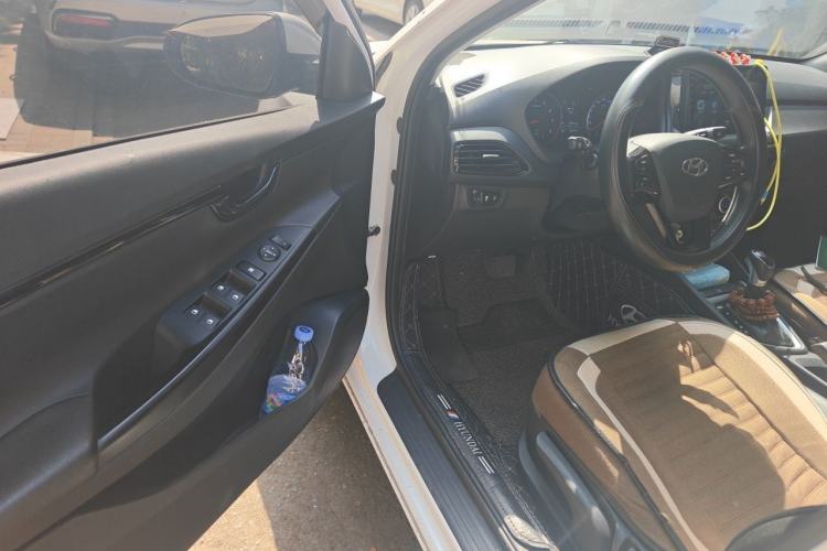 Used Hyundai Celesta 2018 1.6L Automatic GL Enjoyment Edition China VI compliant Driver Seat