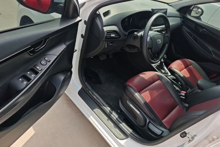 Used Hyundai Celesta 2018 1.6L Automatic GL Enjoyment Edition China VI compliant Driver Seat