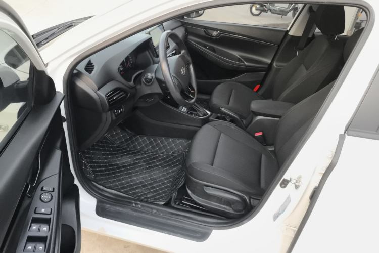 Used Hyundai Celesta 2018 1.6L Automatic GL Enjoyment Version China V Standard Driver Seat