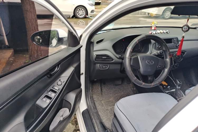 Used Hyundai Celesta 2018 1.6L Automatic GL Enjoyment Edition China VI compliant Driver Seat