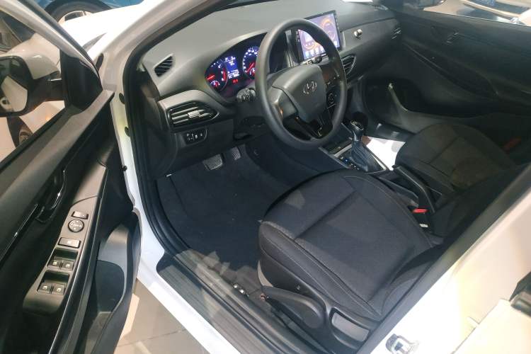 Used Hyundai Celesta 2018 1.6L Automatic GL Enjoyment Version China V Standard Driver Seat