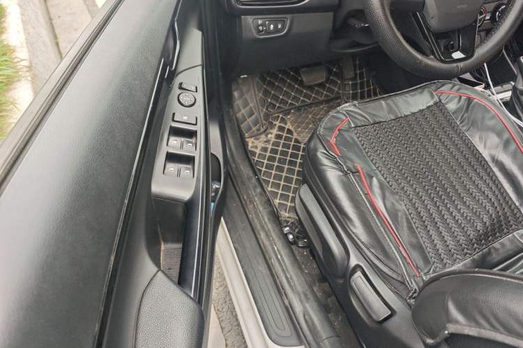 Used Hyundai Celesta 2018 1.6L Automatic GL Enjoyment Version China V Standard Driver Seat