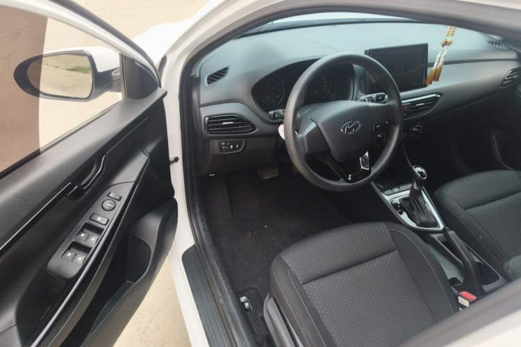Used Hyundai Celesta 2018 1.6L Automatic GL Enjoyment Edition China VI compliant Driver Seat