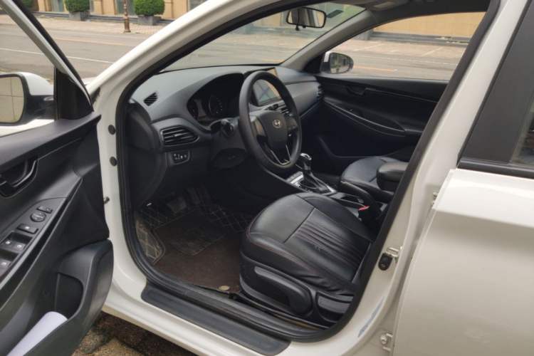 Used Hyundai Celesta 2018 1.6L Automatic GL Enjoyment Edition China VI compliant Driver Seat
