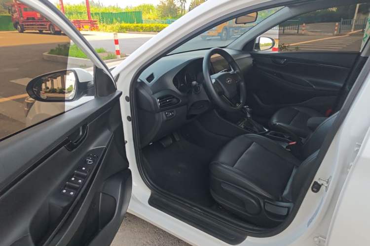 Used Hyundai Celesta 2018 1.6L Automatic GL Enjoyment Edition China VI compliant Driver Seat