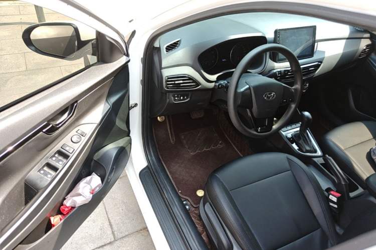 Used Hyundai Celesta 2018 1.6L Automatic GL Enjoyment Edition China VI compliant Driver Seat