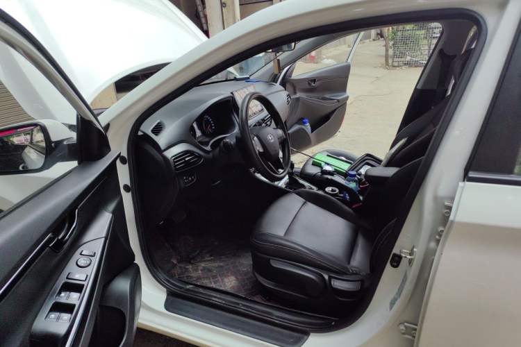 Used Hyundai Celesta 2018 1.6L Automatic GL Enjoyment Edition China VI compliant Driver Seat