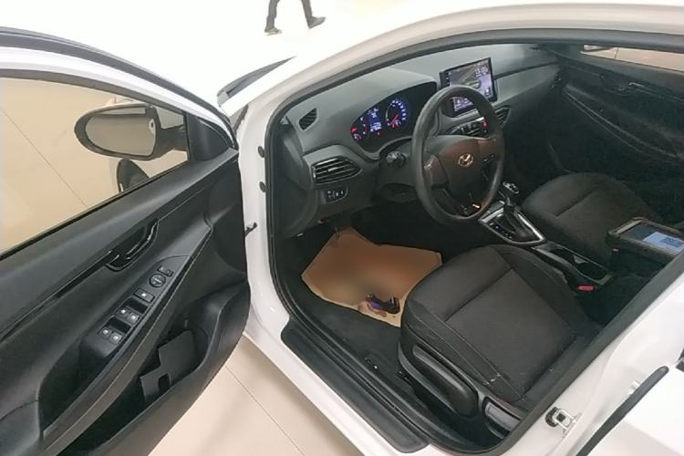 Used Hyundai Celesta 2018 1.6L Automatic GL Enjoyment Edition China VI compliant Driver Seat