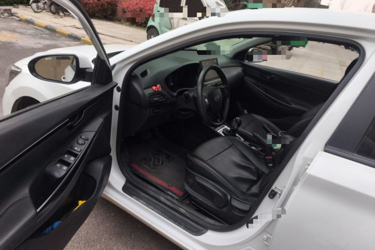 Used Hyundai Celesta 2018 1.6L Automatic GL Enjoyment Edition China VI compliant Driver Seat