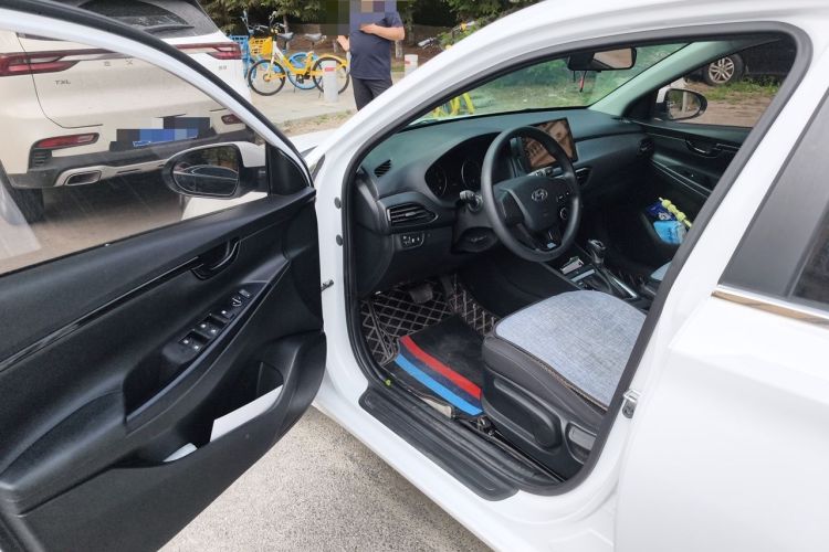 Used Hyundai Celesta 2018 1.6L Automatic GL Enjoyment Edition China VI compliant Driver Seat