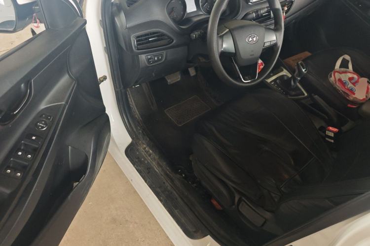 Used Hyundai Celesta 2018 1.6L Automatic GL Enjoyment Version China V Standard Driver Seat