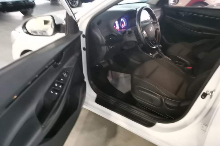 Used Hyundai Celesta 2018 1.6L Automatic GL Enjoyment Version China V Standard Driver Seat