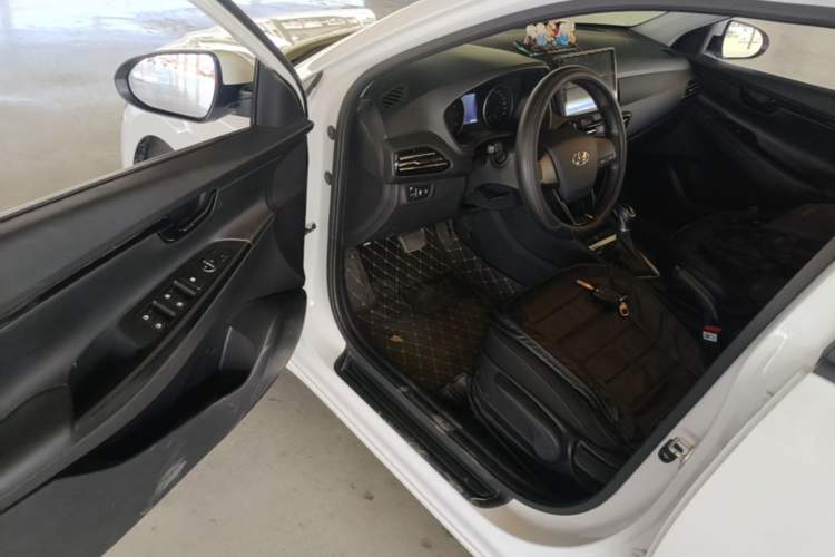 Used Hyundai Celesta 2018 1.6L Automatic GL Enjoyment Edition China VI compliant Driver Seat