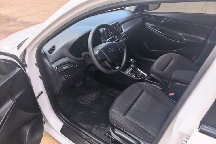 Used Hyundai Celesta 2018 1.6L Automatic GL Enjoyment Edition China VI compliant Driver Seat
