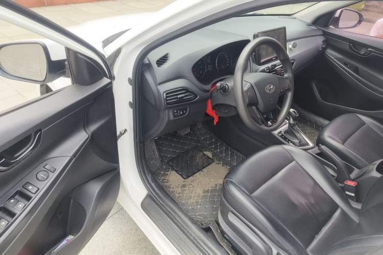 Used Hyundai Celesta 2018 1.6L Automatic GL Enjoyment Edition China VI compliant Driver Seat