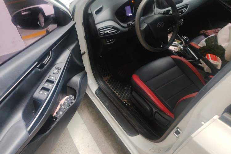 Used Hyundai Celesta 2018 1.6L Automatic GL Enjoyment Edition China VI compliant Driver Seat
