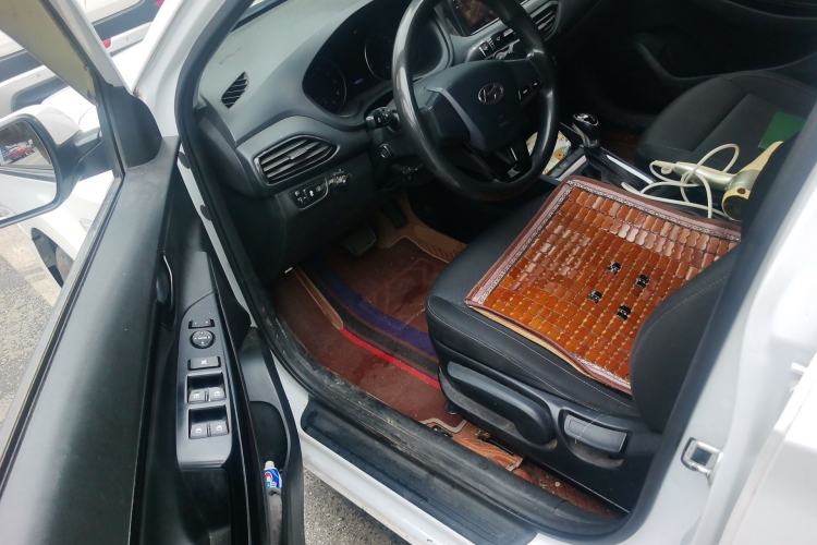 Used Hyundai Celesta 2018 1.6L Automatic GL Enjoyment Edition China VI compliant Driver Seat
