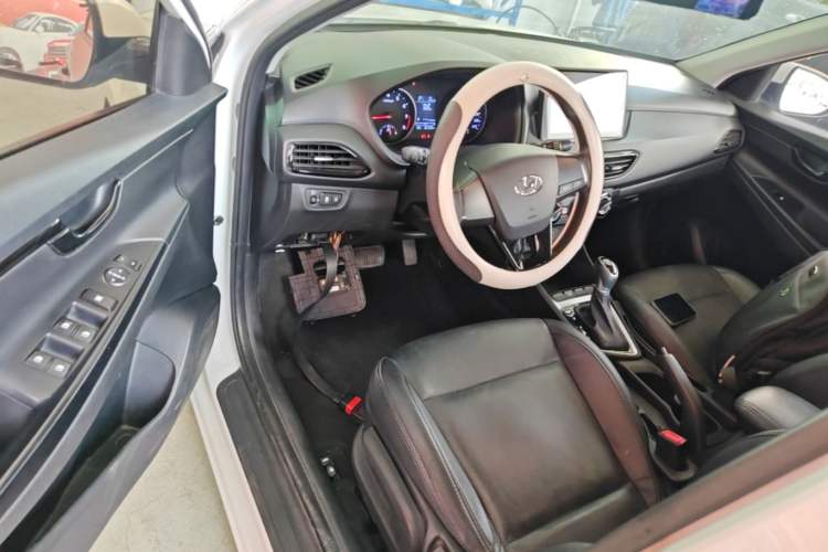 Used Hyundai Celesta 2018 1.6L Automatic GL Enjoyment Edition China VI compliant Driver Seat