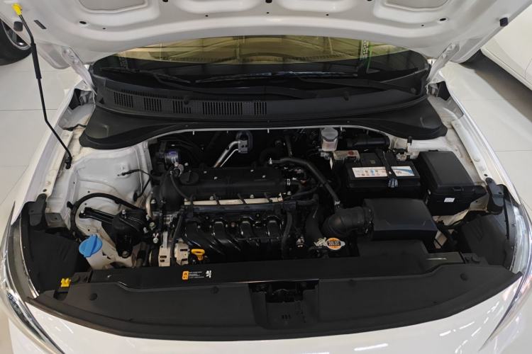 Used Hyundai Celesta 2018 1.6L Automatic GL Enjoyment Edition China VI compliant Engine Bay