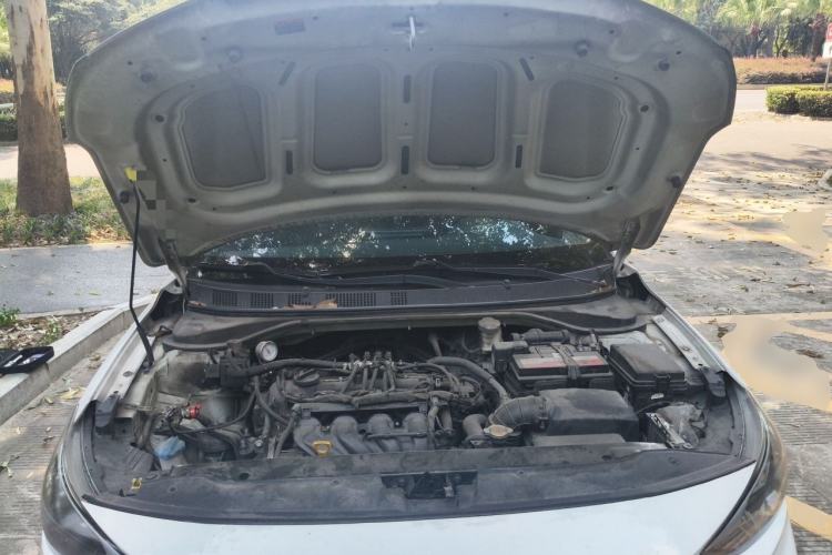 Used Hyundai Celesta 2018 1.6L Automatic GL Enjoyment Edition China VI compliant Engine Bay