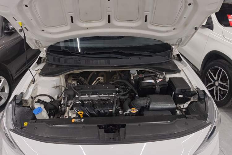 Used Hyundai Celesta 2018 1.6L Automatic GL Enjoyment Edition China VI compliant Engine Bay