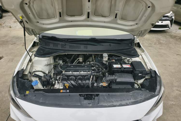 Used Hyundai Celesta 2018 1.6L Automatic GL Enjoyment Edition China VI compliant Engine Bay