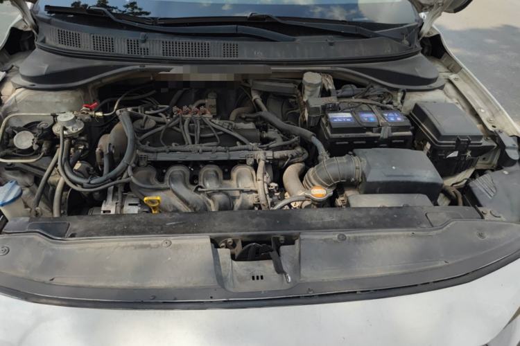 Used Hyundai Celesta 2018 1.6L Automatic GL Enjoyment Edition China VI compliant Engine Bay