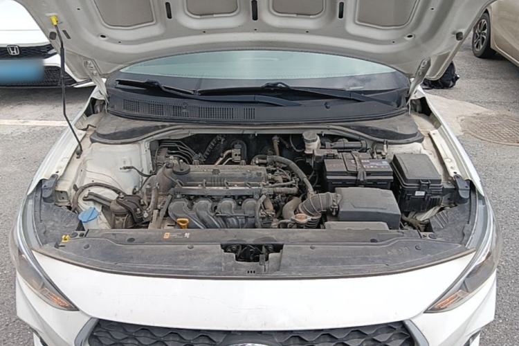 Used Hyundai Celesta 2018 1.6L Automatic GL Enjoyment Edition China VI compliant Engine Bay