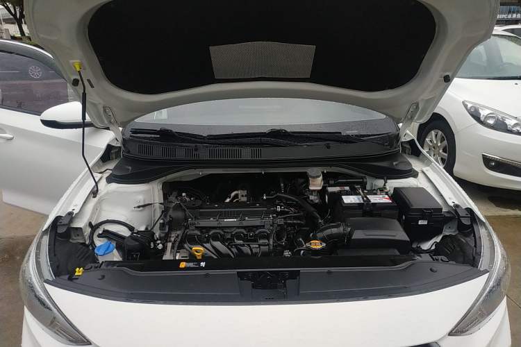 Used Hyundai Celesta 2018 1.6L Automatic GL Enjoyment Edition China VI compliant Engine Bay