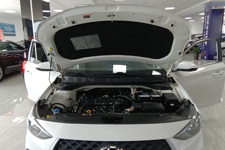 Used Hyundai Celesta 2018 1.6L Automatic GL Enjoyment Edition China VI compliant Engine Bay