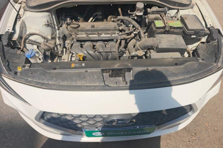 Used Hyundai Celesta 2018 1.6L Automatic GL Enjoyment Edition China VI compliant Engine Bay