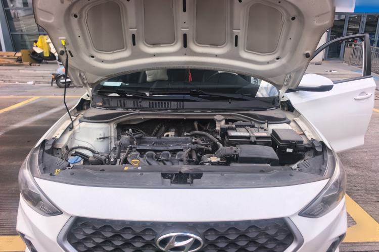 Used Hyundai Celesta 2018 1.6L Automatic GL Enjoyment Edition China VI compliant Engine Bay