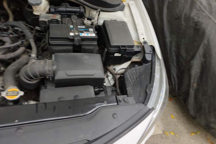 Used Hyundai Celesta 2018 1.6L Automatic GL Enjoyment Edition China VI compliant Engine Bay Left