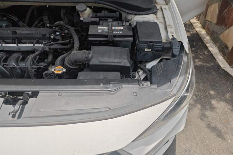 Used Hyundai Celesta 2018 1.6L Automatic GL Enjoyment Edition China VI compliant Engine Bay Left