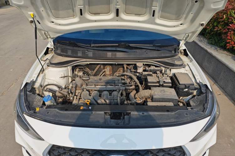 Used Hyundai Celesta 2018 1.6L Automatic GL Enjoyment Edition China VI compliant Engine Bay