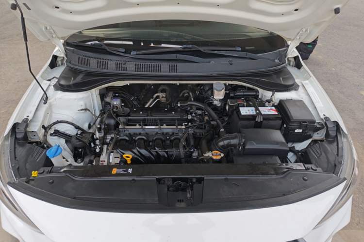 Used Hyundai Celesta 2018 1.6L Automatic GL Enjoyment Edition China VI compliant Engine Bay