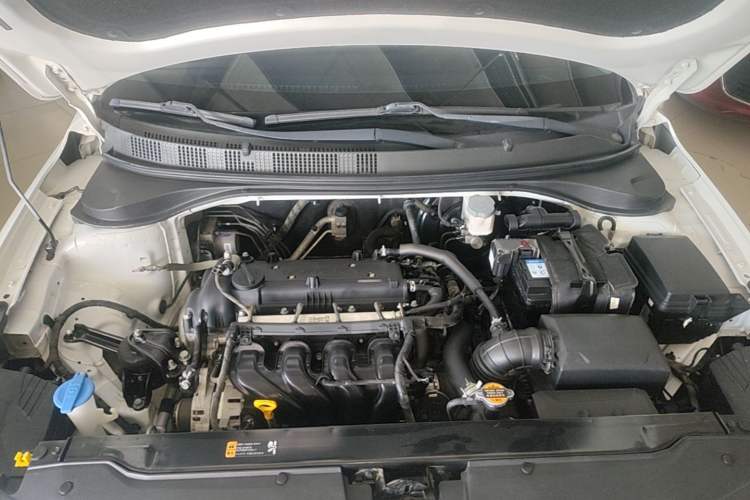 Used Hyundai Celesta 2018 1.6L Automatic GL Enjoyment Edition China VI compliant Engine Bay
