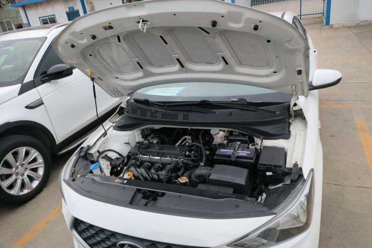 Used Hyundai Celesta 2018 1.6L Automatic GL Enjoyment Edition China VI compliant Engine Bay