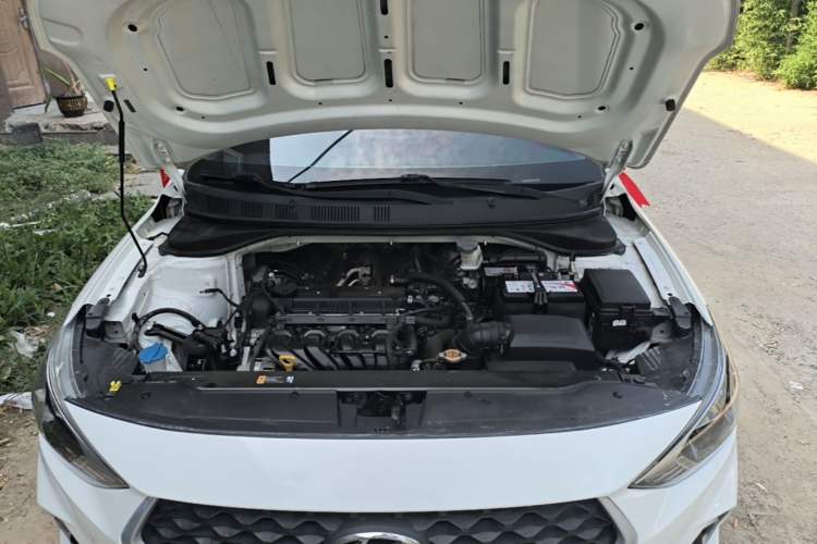 Used Hyundai Celesta 2018 1.6L Automatic GL Enjoyment Edition China VI compliant Engine Bay