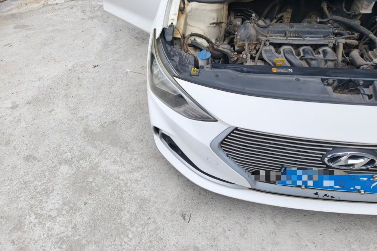 Used Hyundai Celesta 2018 1.6L Automatic GL Enjoyment Edition China VI compliant Engine Bay Right