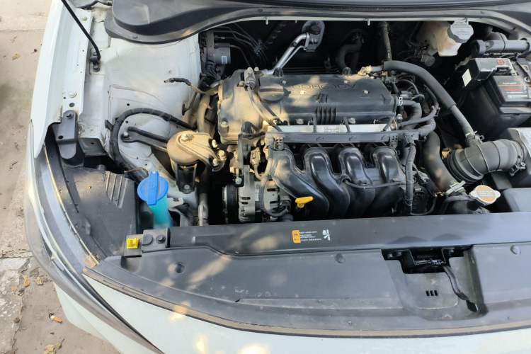 Used Hyundai Celesta 2018 1.6L Automatic GL Enjoyment Edition China VI compliant Engine Bay Right