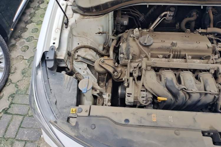 Used Hyundai Celesta 2018 1.6L Automatic GL Enjoyment Edition China VI compliant Engine Bay Right