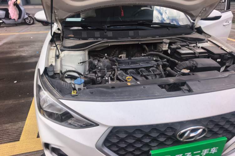 Used Hyundai Celesta 2018 1.6L Automatic GL Enjoyment Edition China VI compliant Engine Bay Right